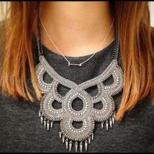 Stella & Dot Tallulah bib necklace